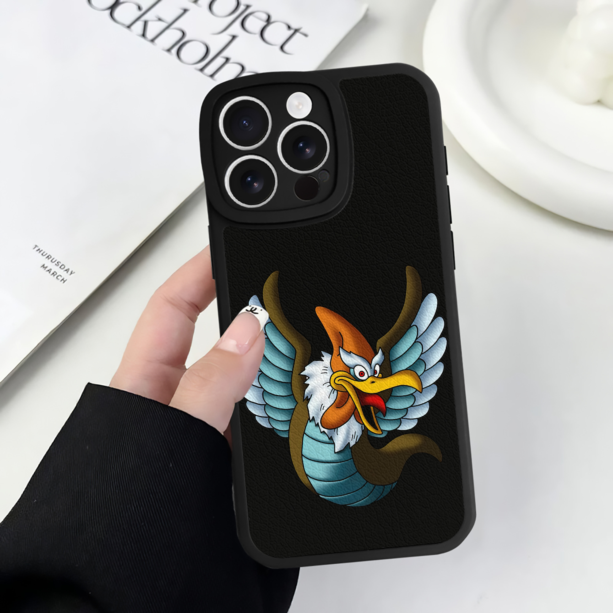 （画像用） ドラゴンクエスト Doragon Kuesuto Dragon Quest 【iPhone 16シリーズ対応】シリコンスマホケース（レザー調） 材質：シリコン